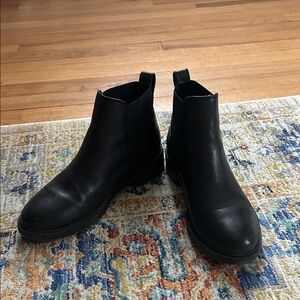 Steve Madden Black Ankle Chelsea Boots